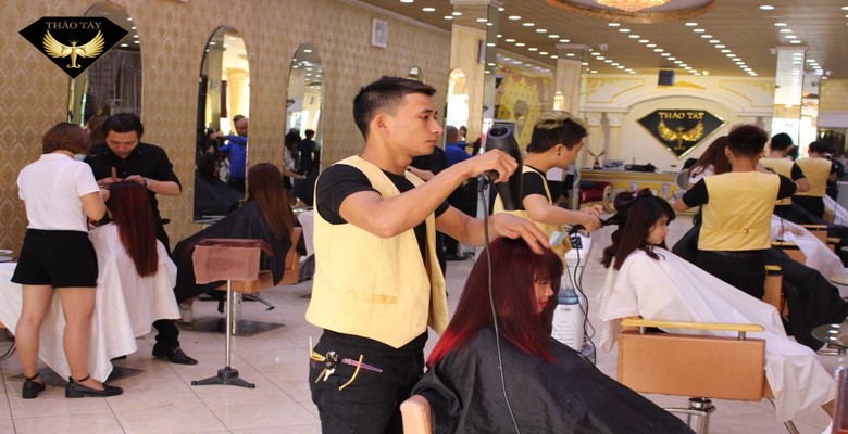  SALON THẢO TÂY - tóc nữ, 995 đường Hoàng Sa